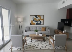 Building Photo - 1020 SW 4th St