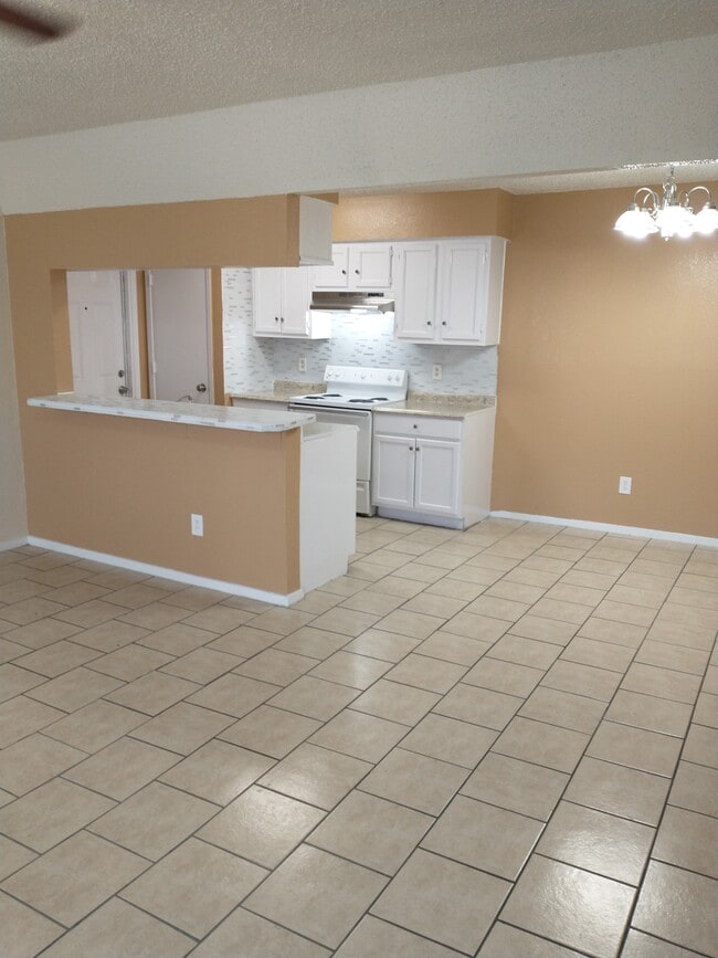 Building Photo - 2819 Cottonwood Ln
