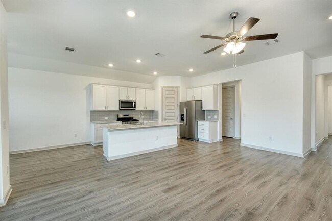 Foto del edificio - 2137 Centerline Ln