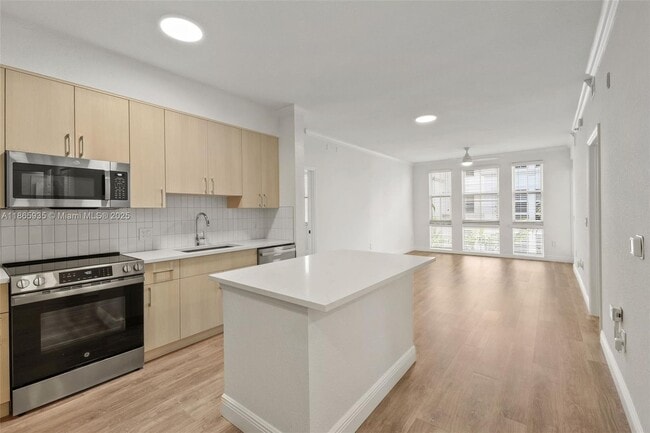 Foto del edificio - 10170 SW 7th St