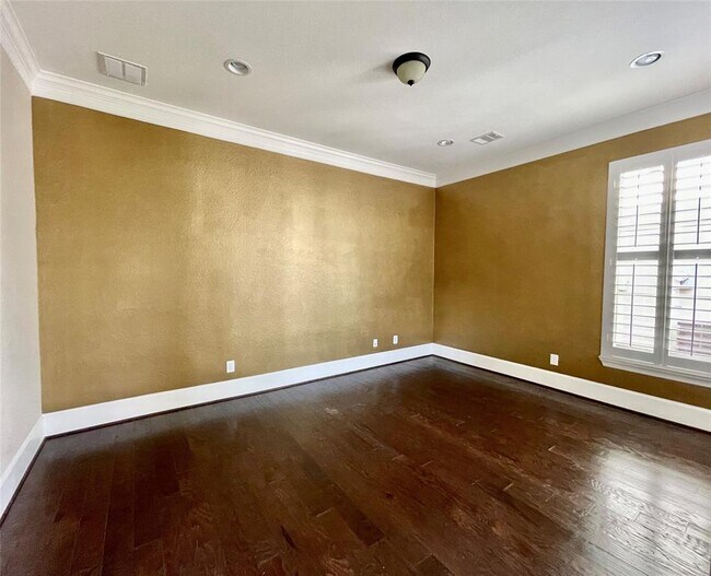 Building Photo - 603 White Jasmine Trail