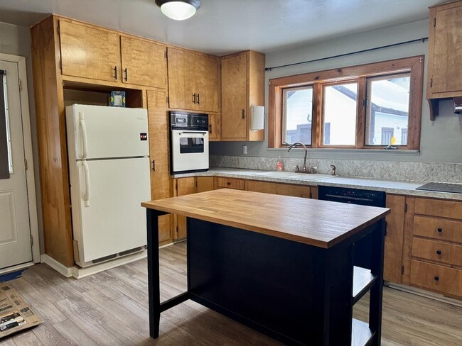Building Photo - 280 Byers Ave