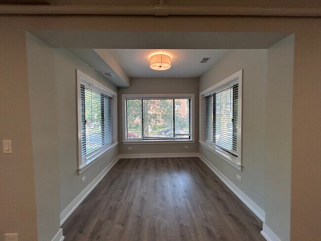Building Photo - 1134 Maple Ave