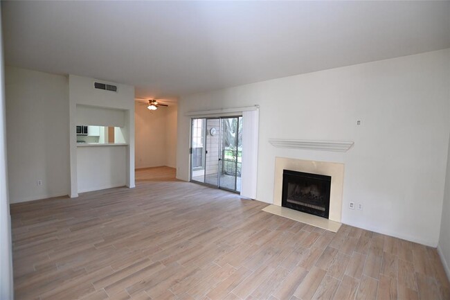 Building Photo - 6500 Harbor Town Dr