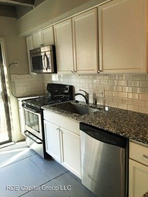 Building Photo - 4900 El Campo Ave