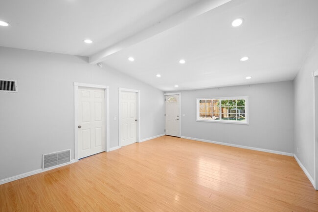 Building Photo - 10617 Wilsey Ave