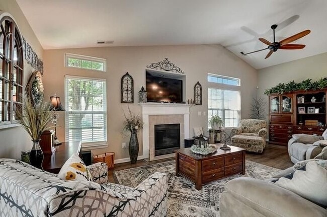 Building Photo - 15884 Brixton Dr