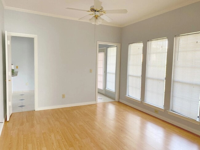 Building Photo - 3907A Irvine Dr