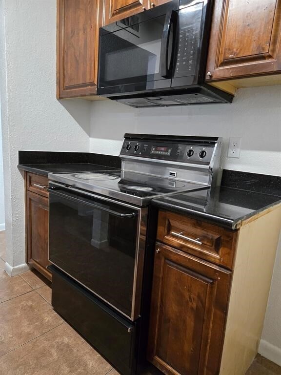 Building Photo - 10110 Forum W Dr Building Photo - 10110 Forum W Dr