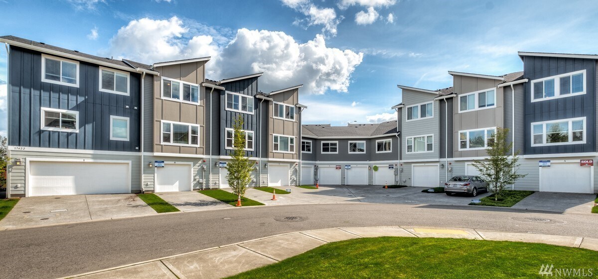 17422 118th Avenue Ct E, South Hill, WA 98374 Townhome Rentals in