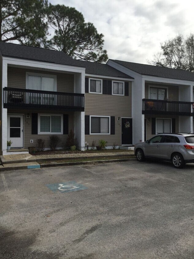 Foto del edificio - Townhouse Close to Summerville HS