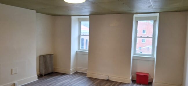 Building Photo - 509 S Main St