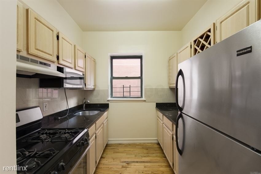 Building Photo - 2 br, 1 bath  - 2220 Frederick Douglass Blvd