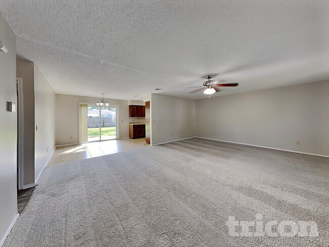 Building Photo - 10719 Lippizan Dr