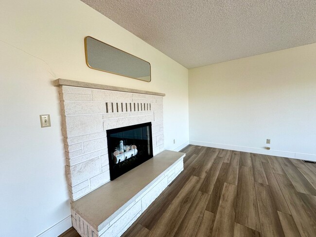 Building Photo - Sweeping Views of Yakima Valley