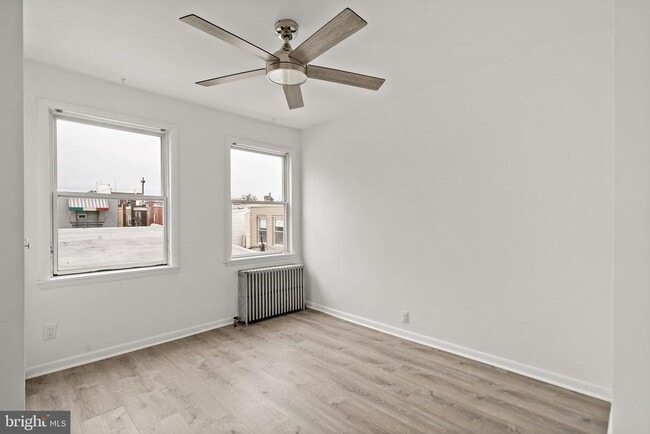 Foto del edificio - 1122 McClellan St