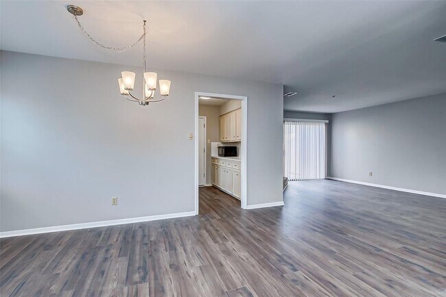 Building Photo - 4 River Creek Way