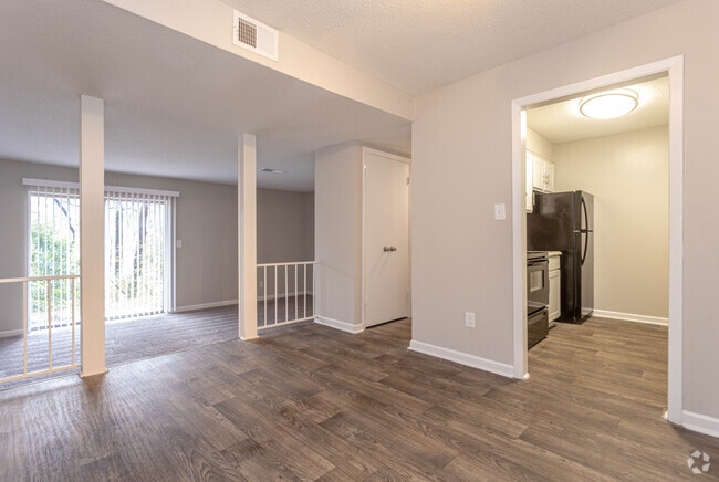 2HAB, 1BA - 1,000 ft² - Valley Station