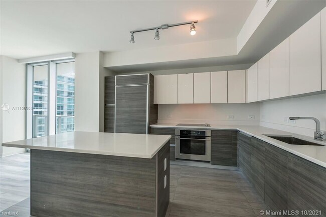 Building Photo - 1100 S Miami Ave