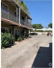 Building Photo - 253 E Villa St
