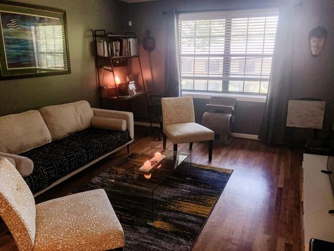 Foto del edificio - 410 Candler Park Dr NE