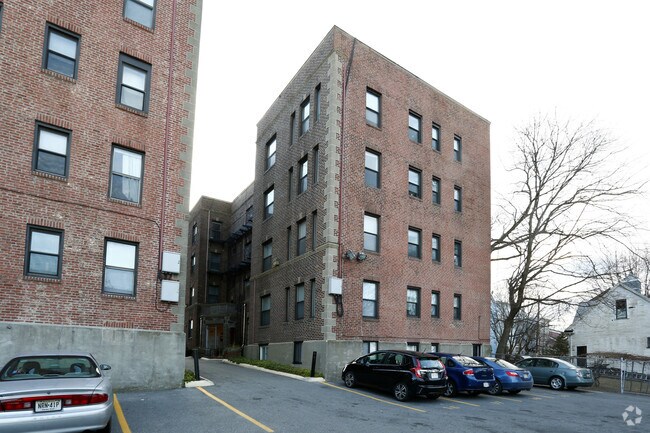 Building Photo - Somerville Apartments