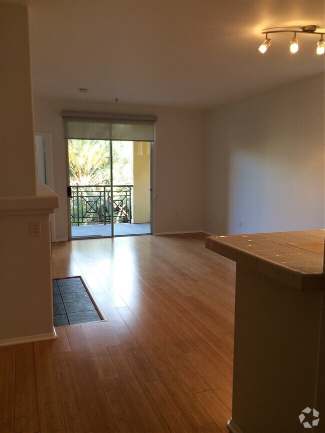 Building Photo - 13075 Pacific Promenade