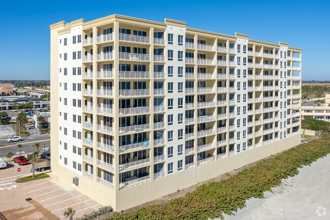 Fotografía del edificio - Oceana Oceanfront Condos