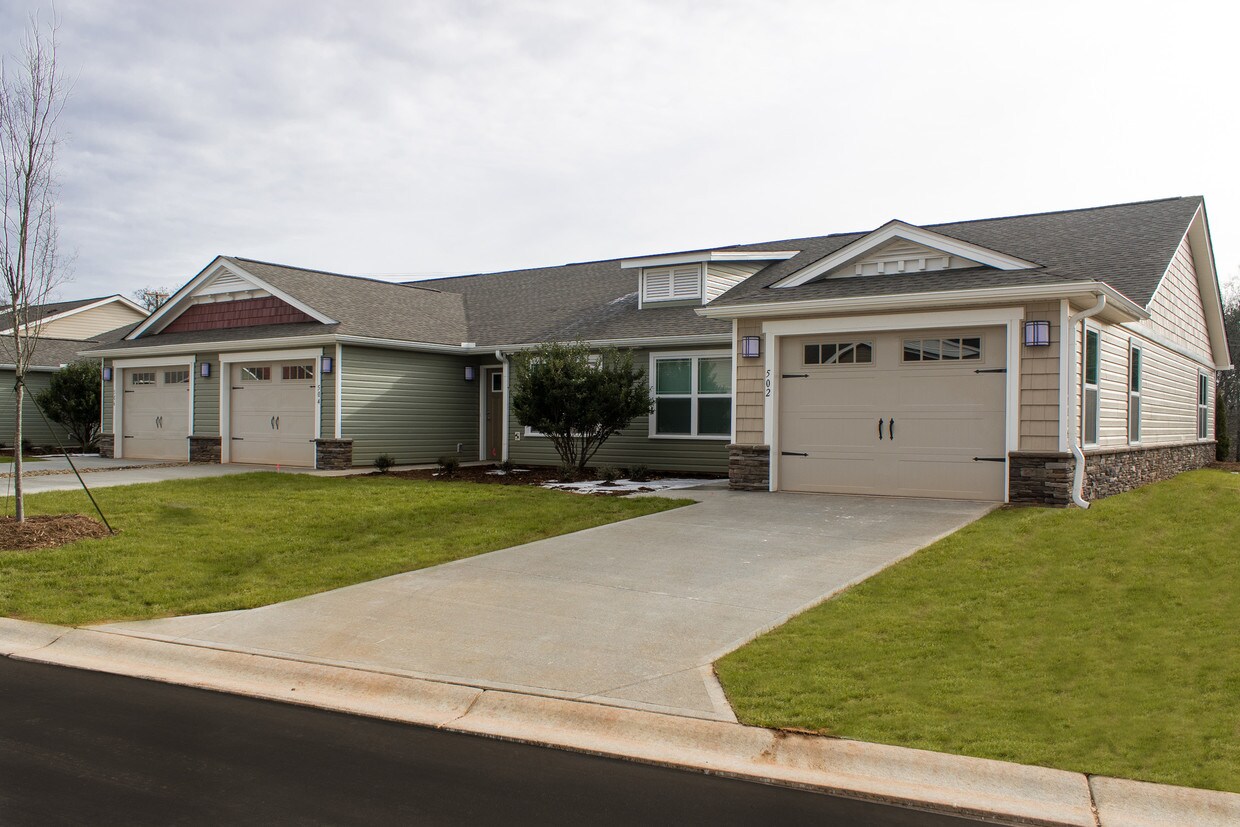 Redwood Noblesville Webster Drive Apartments Noblesville, IN