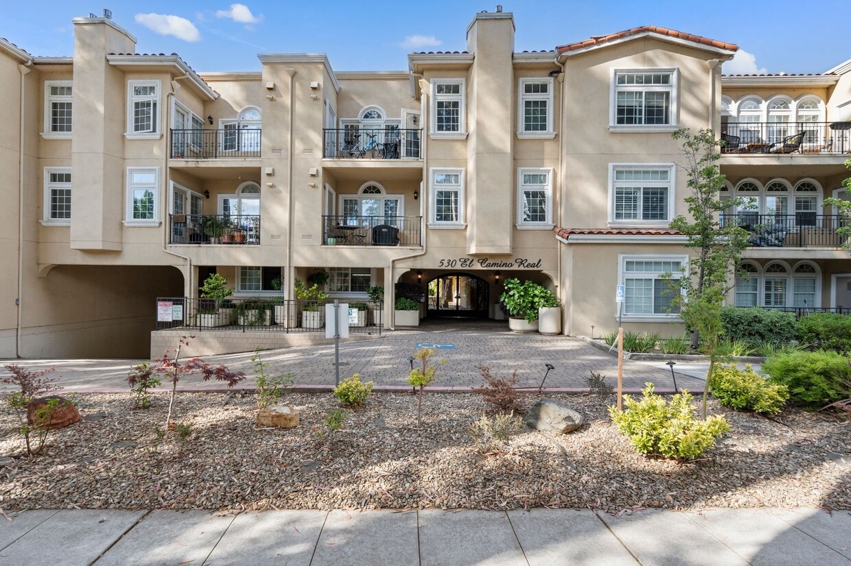 Primary Photo - 530 El Camino Real