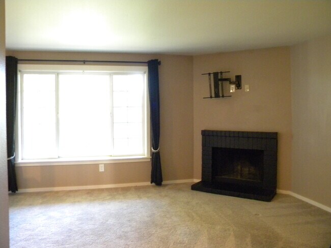 Building Photo - 12404 E Gibson Rd