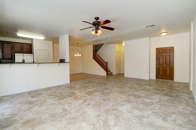 Foto del edificio - 8749 W Pershing Ave