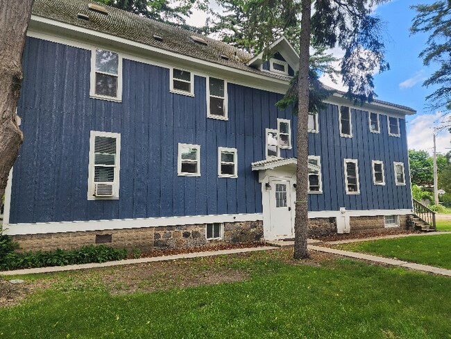 Building Photo - 620 W Ninth St