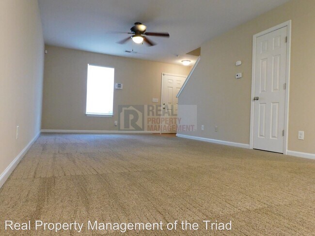 Foto del edificio - 3 br, 2.5 bath House - 1017 Meadow Oak Dr.*