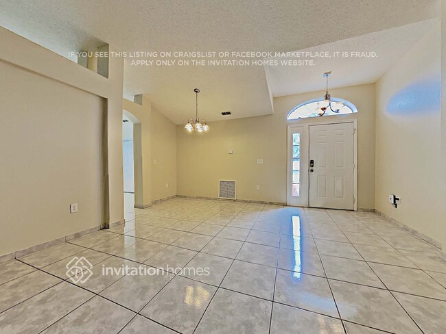 Building Photo - 1813 Snaresbrook Way