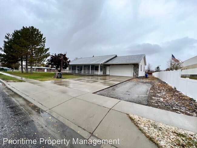 Building Photo - 4 br, 1.5 bath House - 675 E 200 S