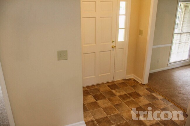 Foto del edificio - 6571 Woodrow Rd