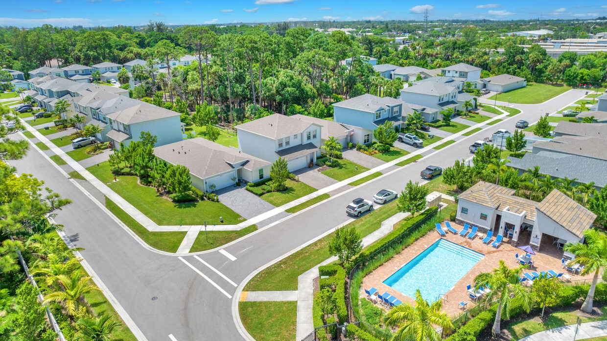 Foto principal - 6831 Pointe of Woods Dr