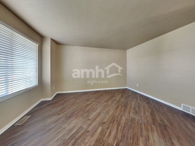 Building Photo - 8706 S Pebble Crest Way