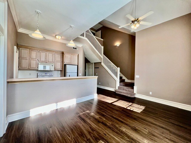Foto del edificio - 340 Campbell Ave