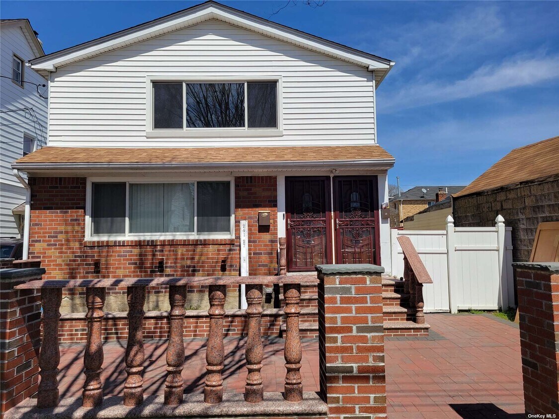 24127 Weller Ave, Queens, NY 11422 Room for Rent in Queens, NY