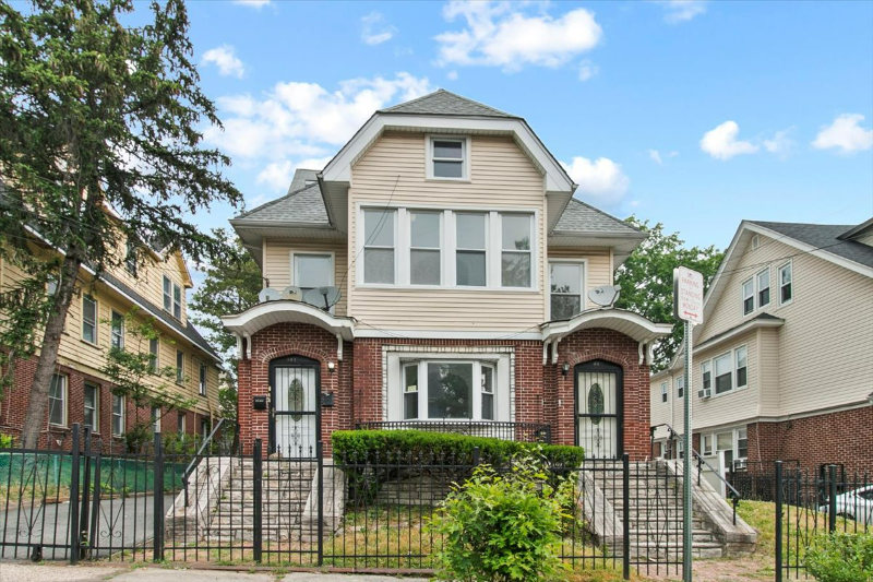 Primary Photo - 99-101 Vassar Ave
