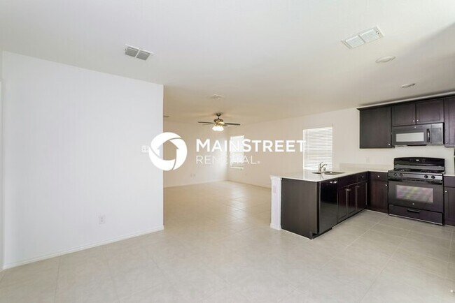 Foto del edificio - 3 Bedroom Pet-Friendly Home in Fort Worth, TX with Main Street Renewal