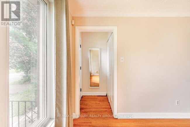 Photo du bâtiment - 2042 Honeywell Ave