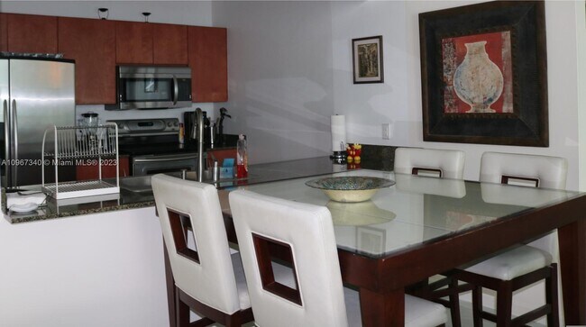 Foto del edificio - 1200 Brickell Bay Dr