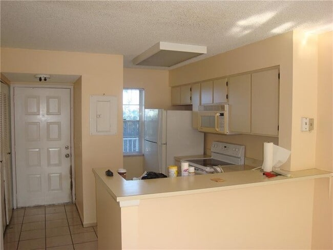 Building Photo - 2226 N Cypress Bend Dr