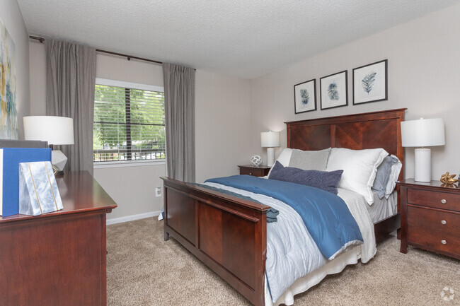 2BR, 2BA - 1000SF - The Carson at Peachtree Corners