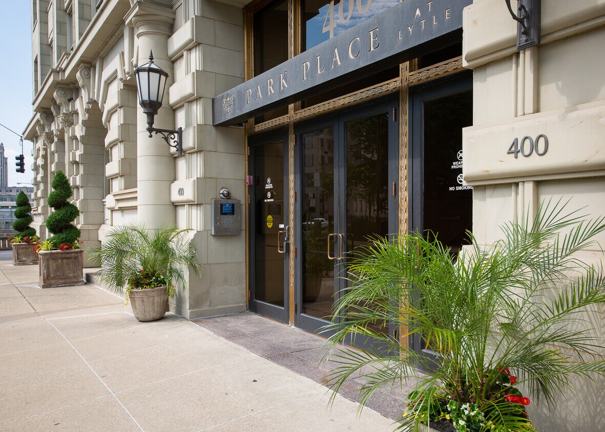 Primary Photo - 400 Pike St