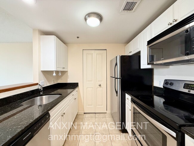 Photo - 10 Museum Way Apartment