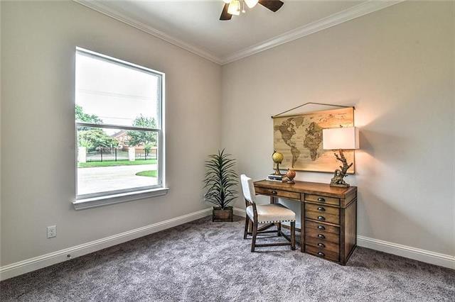 Building Photo - 1608 Country Club Dr